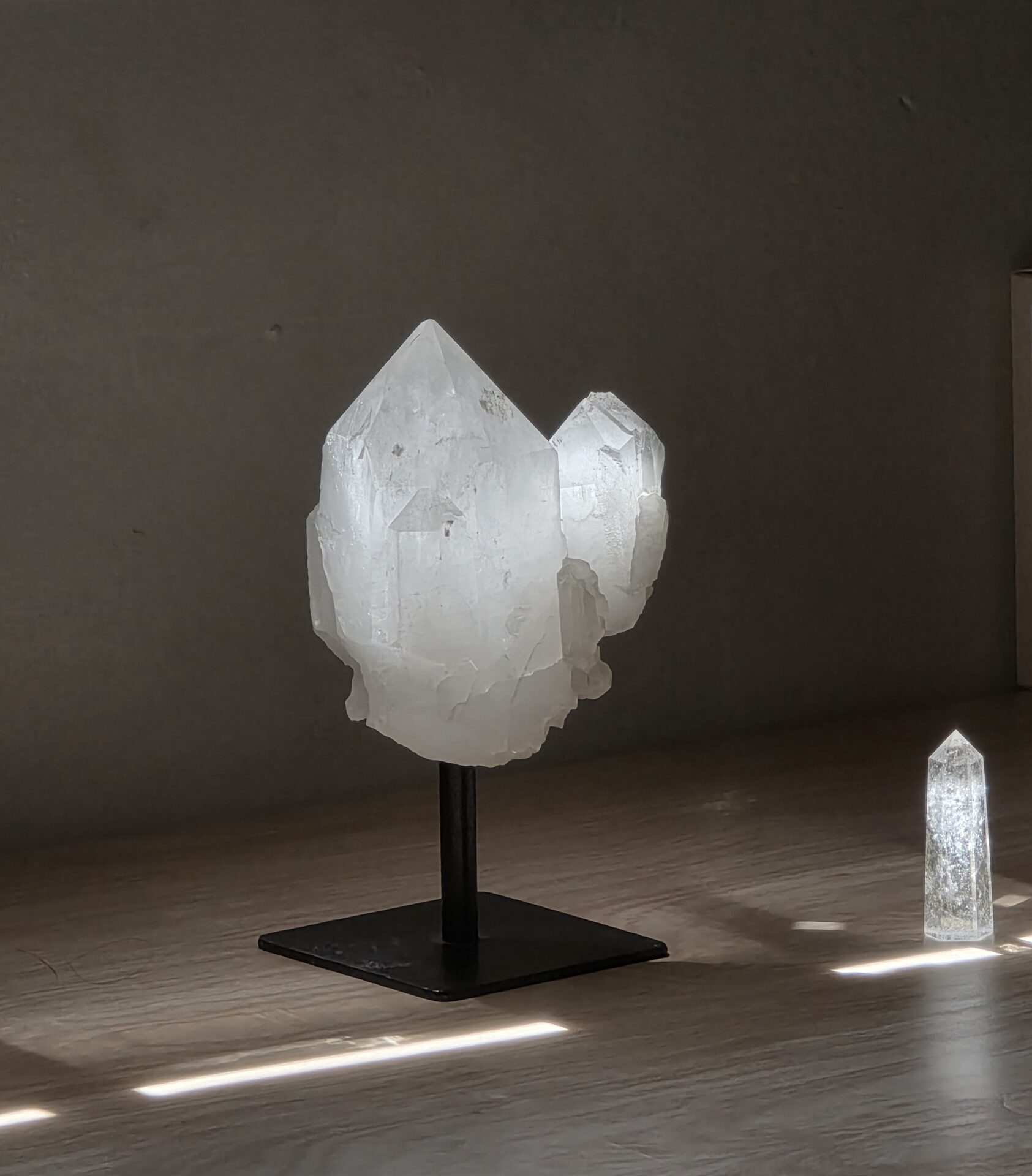 Clear Quartz Crystal Point: The Master Healer of Crystal Therapy